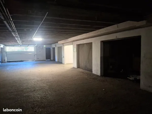 Box 19m² Marseille 9ième (Valmante)
