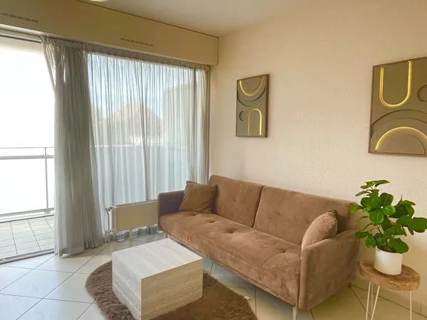 Studio meublé lumineux avec terrasse et parking privé sécurisé - Ambilly