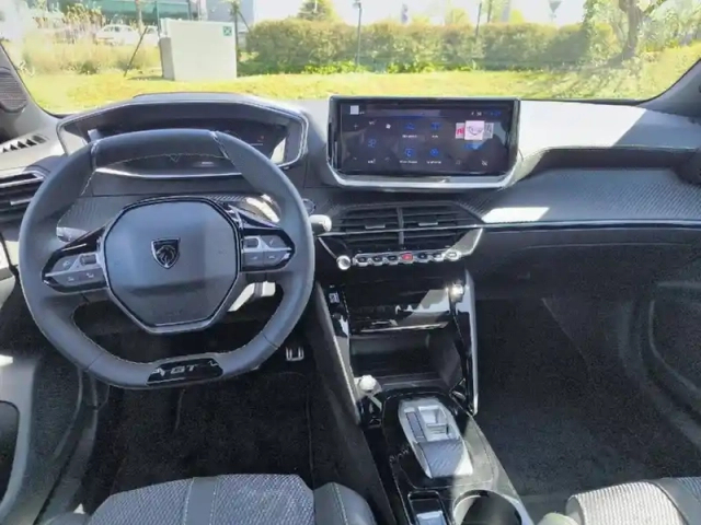 Peugeot 2008 electrique 54 kwh 156 ch — photo 28