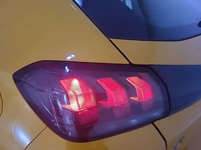 Peugeot 208 puretech 75 s&amp;s bvm5 — photo 64