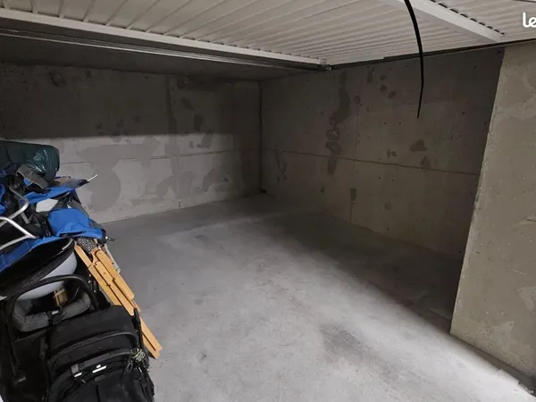 Garage fermé - Ovalie