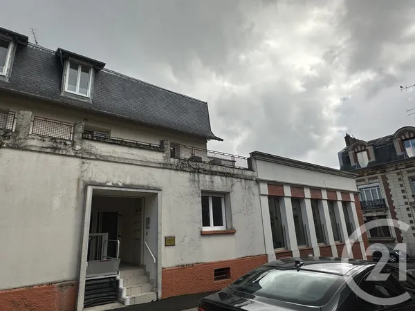 Local professionnel 215 m²