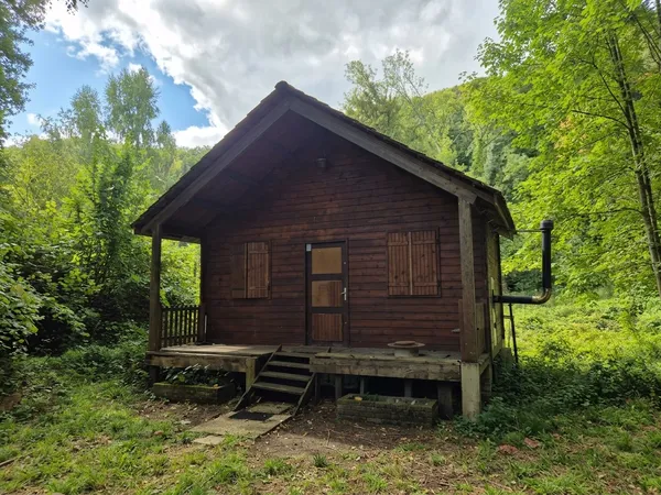 Chalet de loisirs en bord de Marne, 2 400 m² de nature - Saâcy-sur-Marne (77)