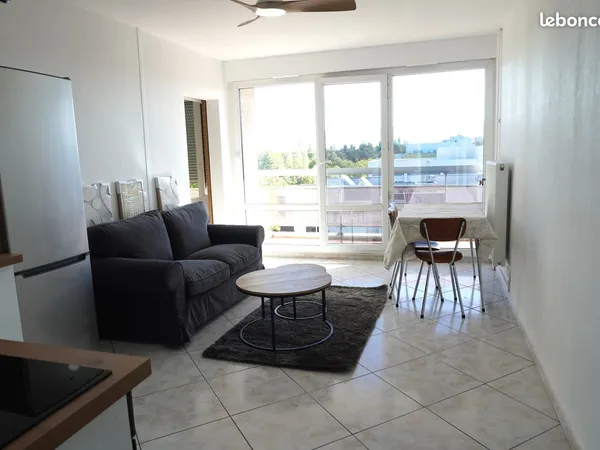 Appartement - 50 m² - Balcon - Place de Parking