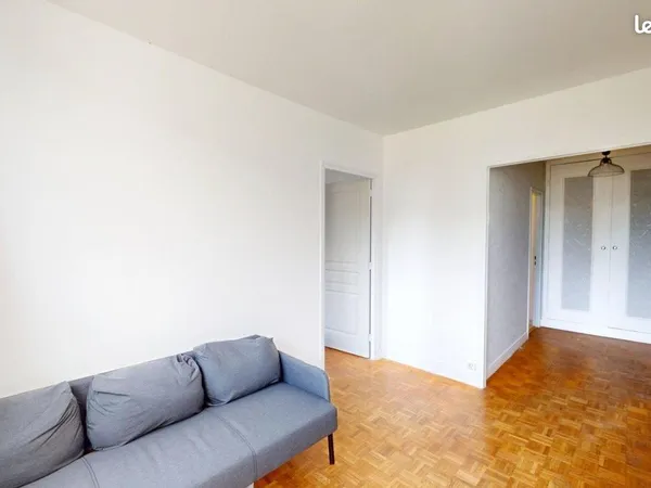 Chambre 7 pièces 92 m²
