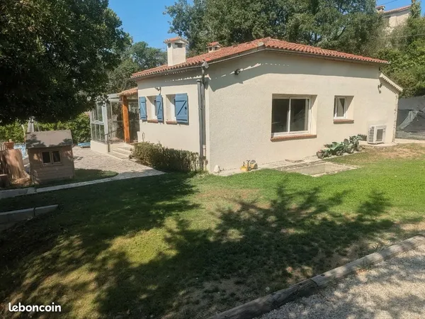 Villa avec dépendances de 90 m² — Colomars