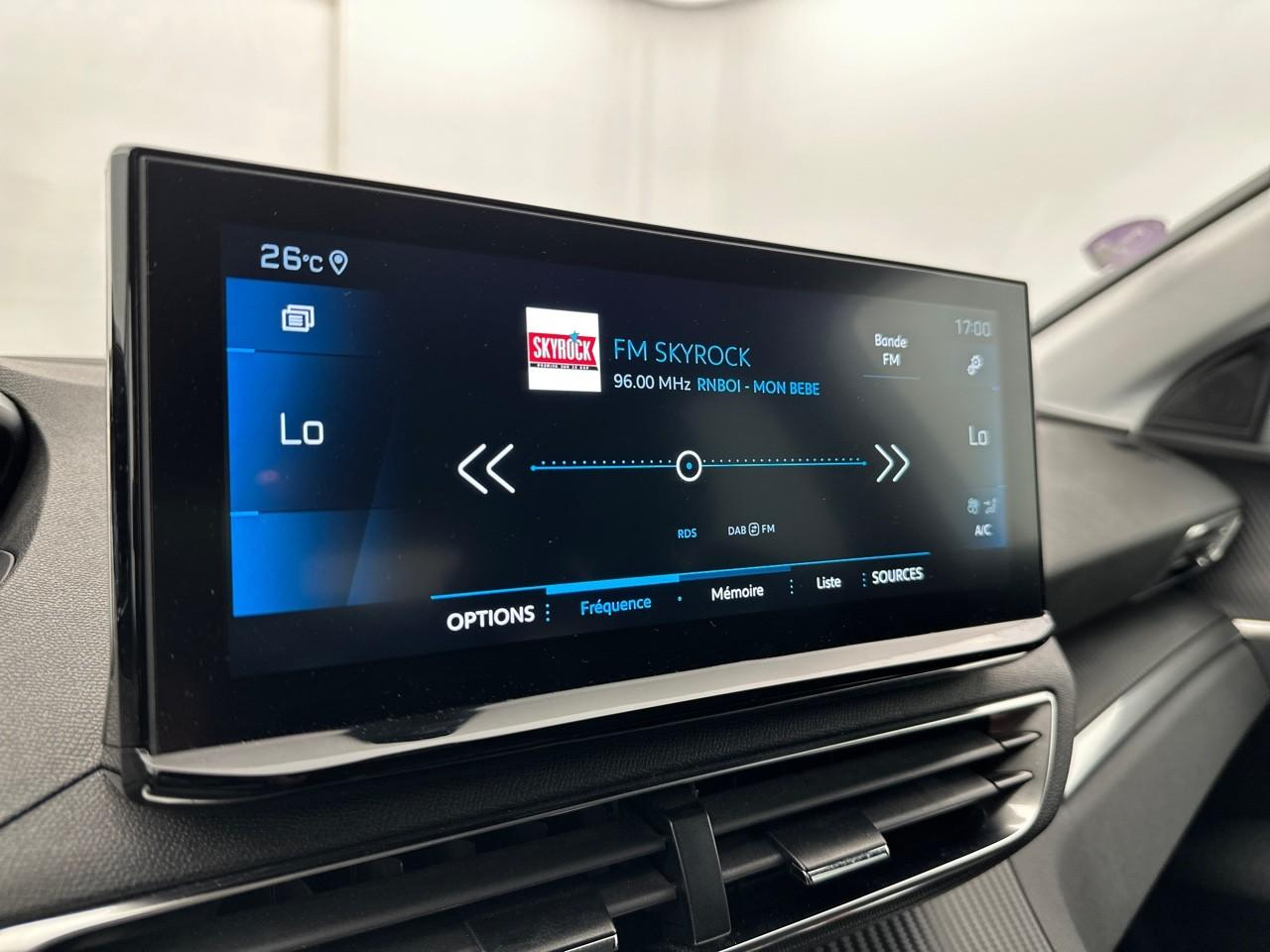Peugeot 3008 puretech 130ch s&s eat8 style — photo 22