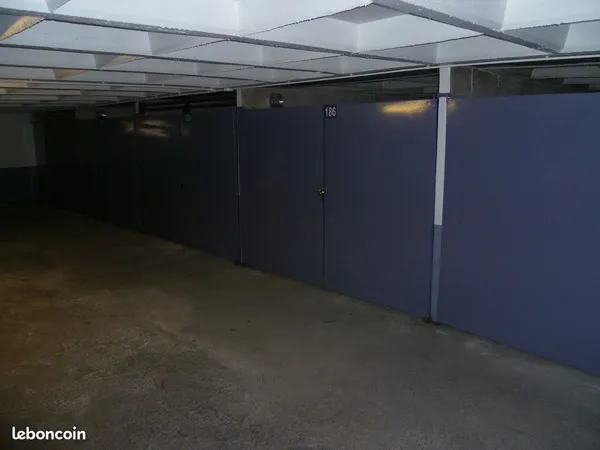 Parking/Garage