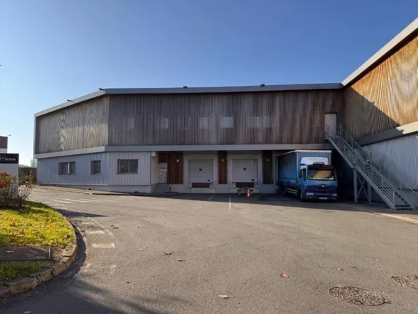Entrepôt 5200 m²