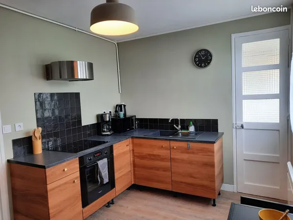 Grand appartement meublé de 75 m² avec 3 chambres et garage QUARTIER IUT-UTT- Idéal investisseur