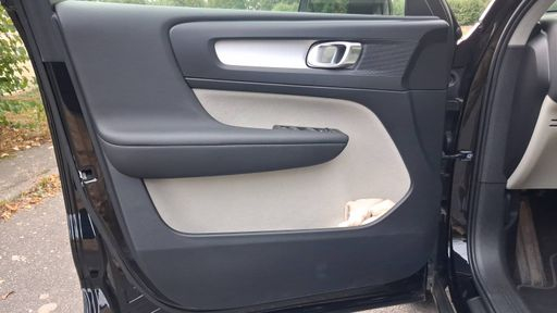 Volvo XC40 2.0 D3 150 BVA - Momentum – 2019 – 111036 km – Diesel – Boîte Automatique — photo 33