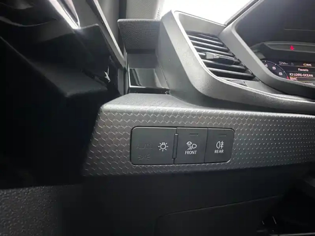 Audi A1 sportback 30 tfsi 116 ch s tronic 7 — photo 33