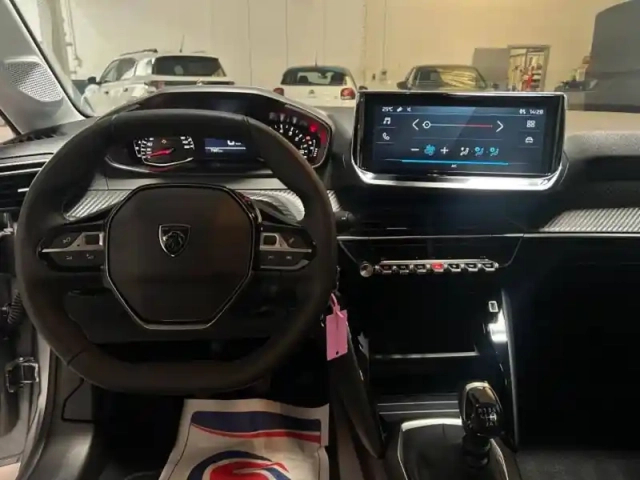 Peugeot 208 1.2 100ch s&amp;s style — photo 10