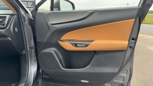 Lexus NX 450h+ 2.5 VVT-i 309 Plug in Hybrid CVT - Executive – 2022 – 73653 km – Hybride rechargeable – Boîte Automatique — photo 44