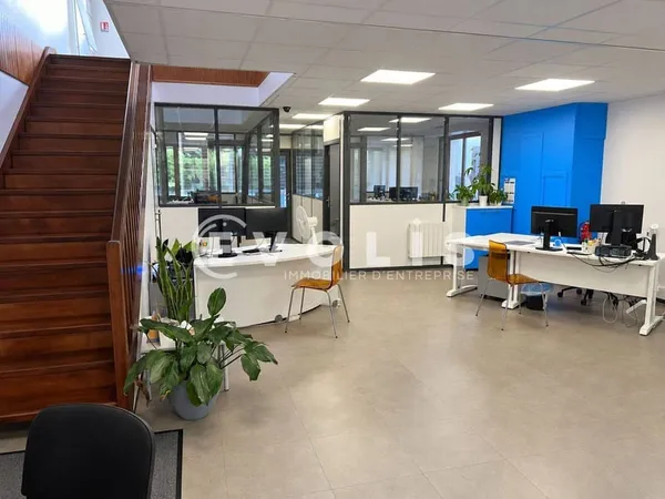 Local d'activité 731 m²
