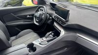 Peugeot 3008 HYBRID 225ch Allure Pack e-EAT8 — photo 15