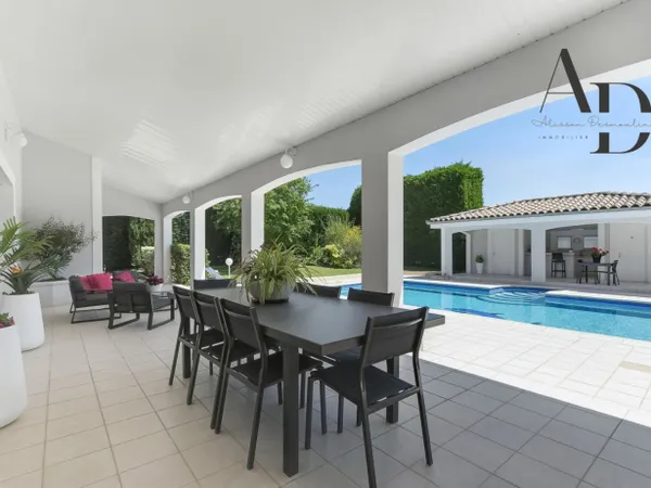 Maison d'exception de 7 pièces (285 m²) à CASTELGINEST