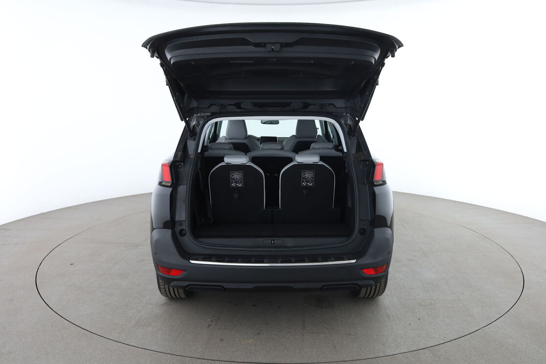 Peugeot 5008 1.5 Blue-HDi Allure EAT8 — photo 16