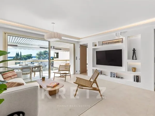 Appartement rénové de 3 chambres avec vue mer au Palm Beach