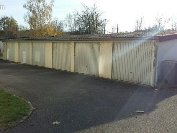 Garage/box Fains Veel