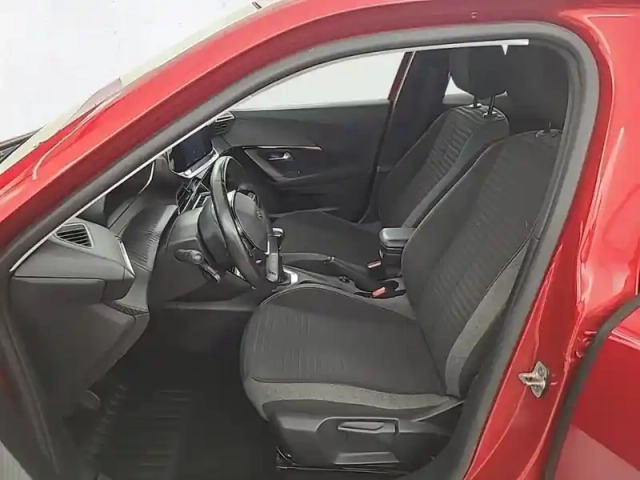 Peugeot 2008 puretech 130 s&amp;s bvm6 — photo 11