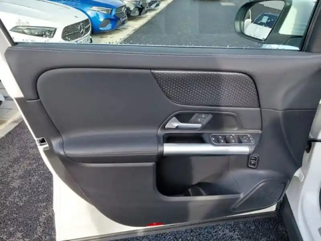 Mercedes Gla 180 progressive line — photo 44