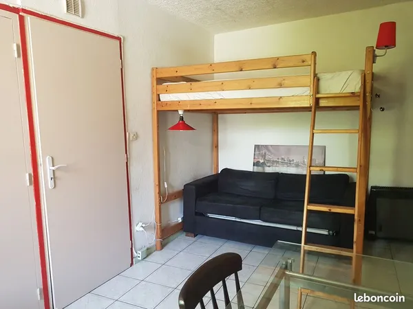Studio 1 pièce 19 m² meublé