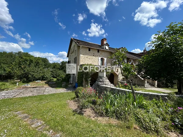 Maison 9 pièces 210 m²