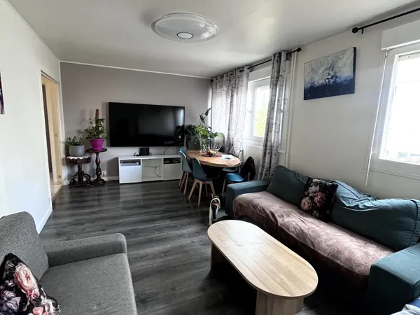 À VENDRE - APPARTEMENT T5 DE 91,36 m² AVEC 4 CHAMBRES, CAVE ET PARKING À MONTMAGNY