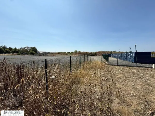 Terrain 12133 m² DEOLS