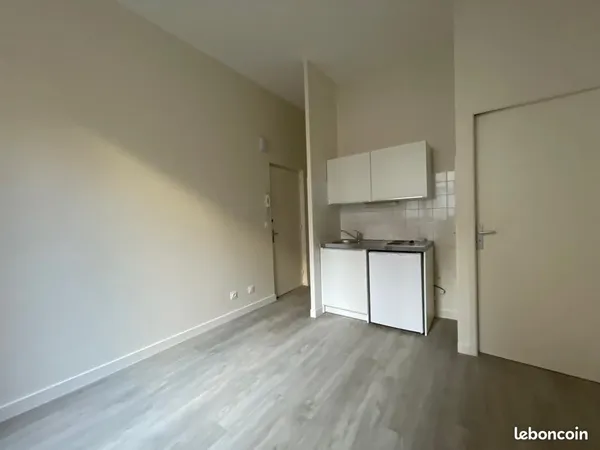 Studio 1 pièce 17 m²