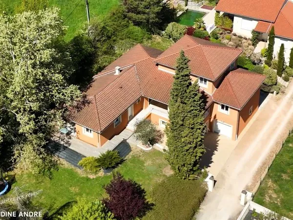 Maison 7 pièces 280 m²