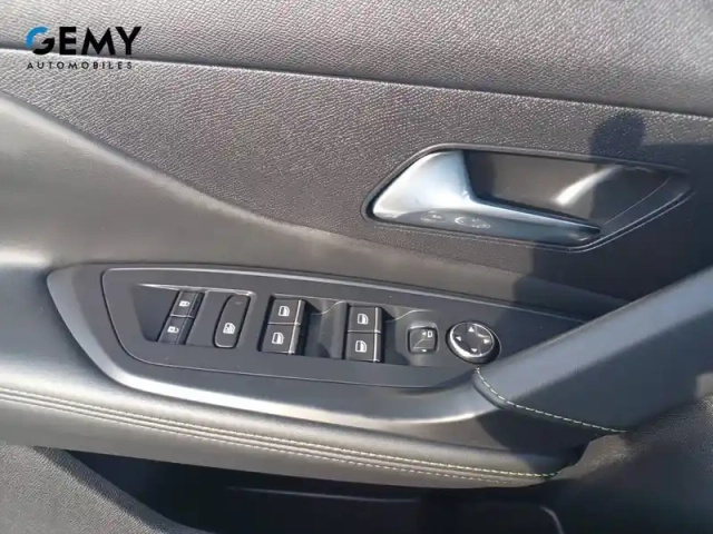 Peugeot 308 phev 180 e-eat8 — photo 17