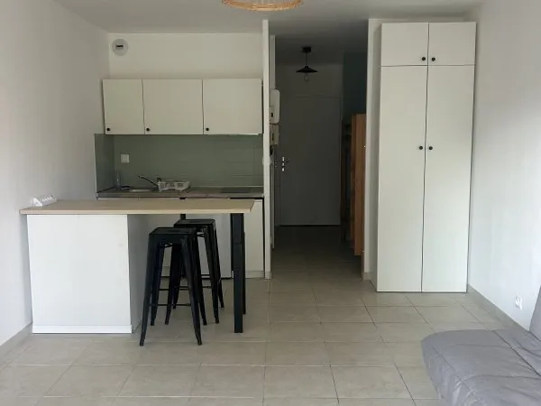 Loue studio cabine, 29m2, à 200m de la mer