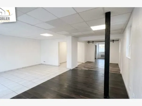 Local 77 m²
