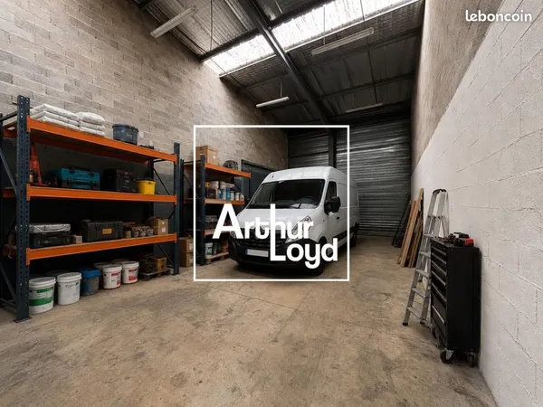 Local bureaux 190 m²