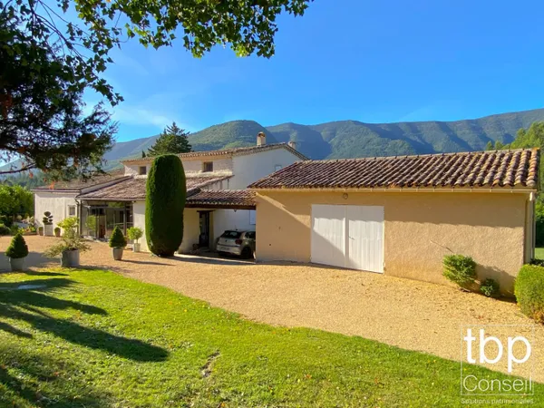 PROPRIÉTÉ AU PIED DU MONT VENTOUX