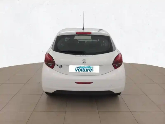 Peugeot 208 puretech 68ch bvm5 — photo 5