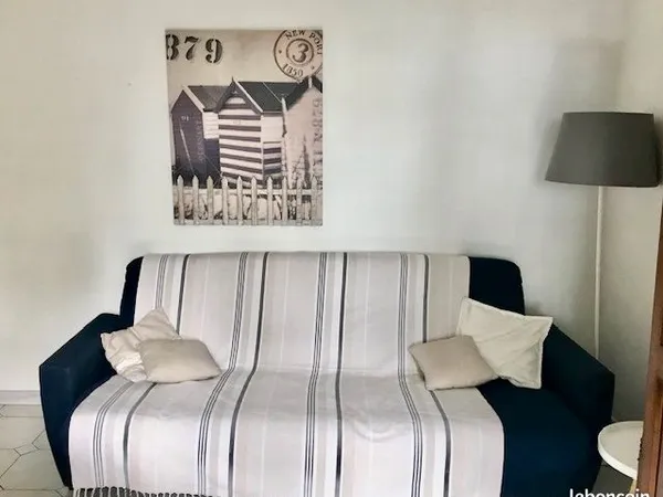 Nîmes quartier résidentiel la cigale , loue beau P2 meublé