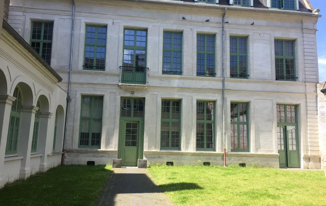 Photo 1