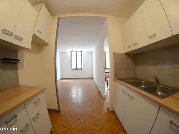Appart T2 de ville , 40 m2. 1 Chambre . Clim