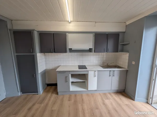 Maison 40m2 en plein bourg climatisé avec jardin