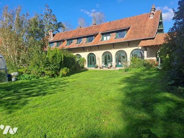 Maison 20 pièces 360 m²