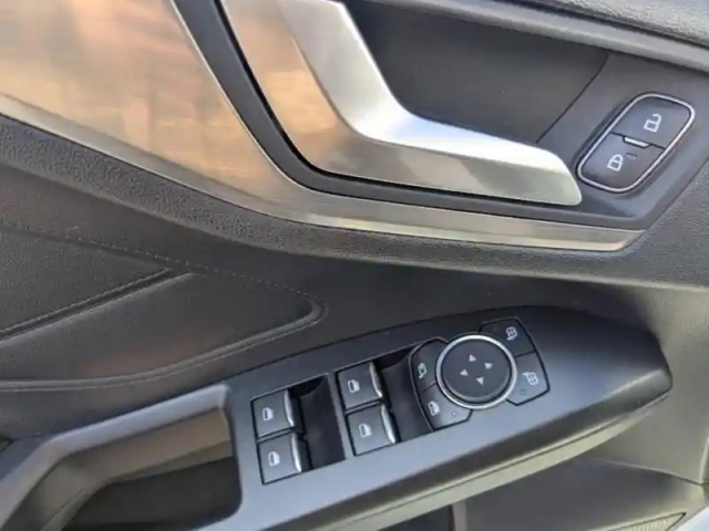Ford Focus 1.0 ecoboost 125ch stop&amp;start titanium — photo 12