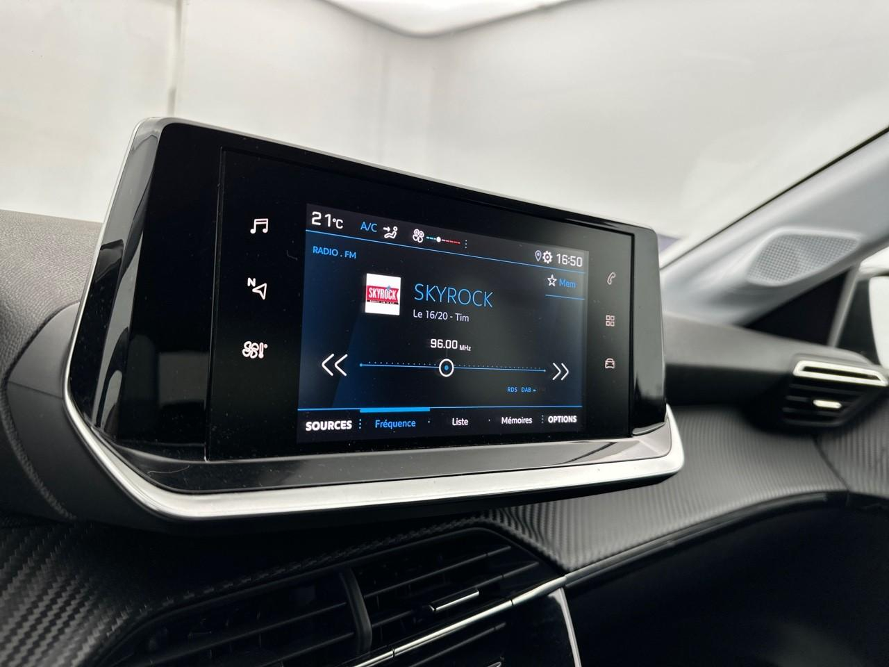 Peugeot 208 puretech 100 s&s bvm6 style — photo 22