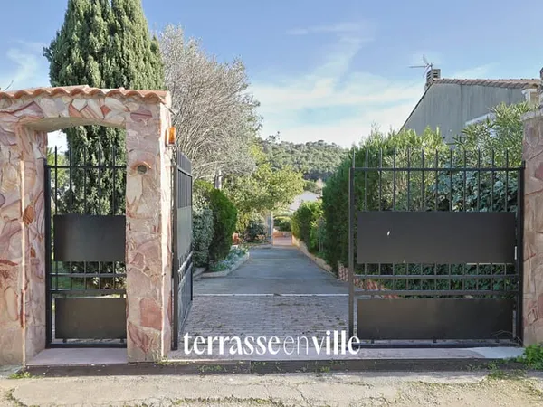 LE ROVE - MAISON 218m2 - TERRASSES - JARDIN - 660 000EUR