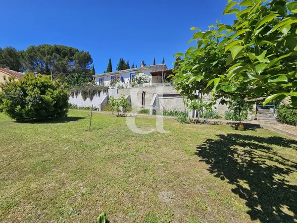 Jolie maison de village à Mazan