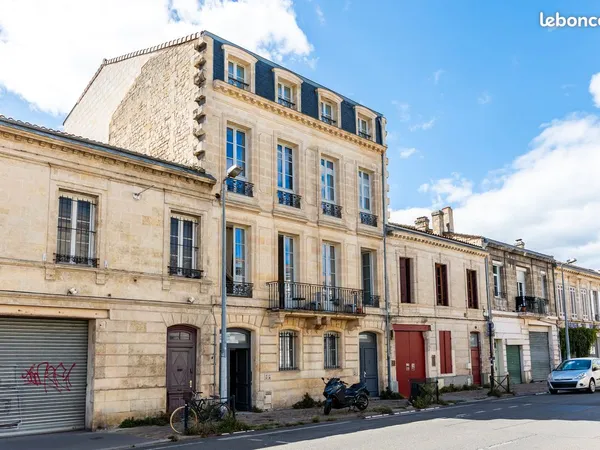 Maison Rénovée Bordeaux Chartrons - Ancien chai atypique - T3 - 77 m²
