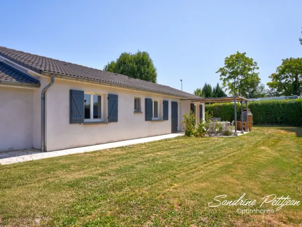 A vendre maison familiale de plain-pied 115 m² - 4 chambres avec jardin au calme à Saint André de Co