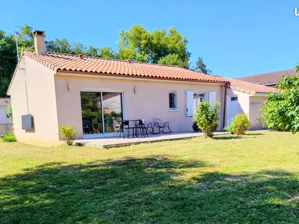 Maison récente de plain-pied - 3 chambres - terrain 599 m²
